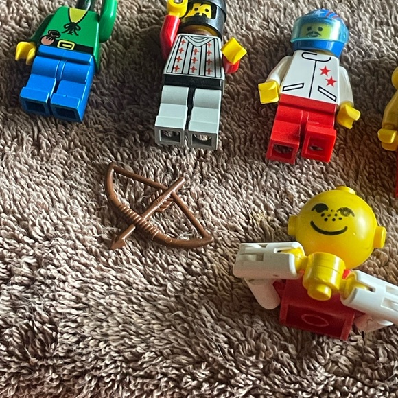 Colorful Building Block Figures Set - Picture 6 of 14